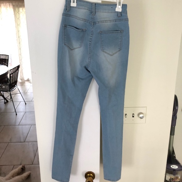 Fashionnova distressed high waisted skinny jeans - Picture 9 of 10